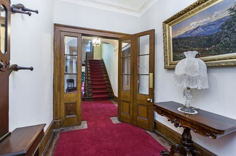 Talara Manor