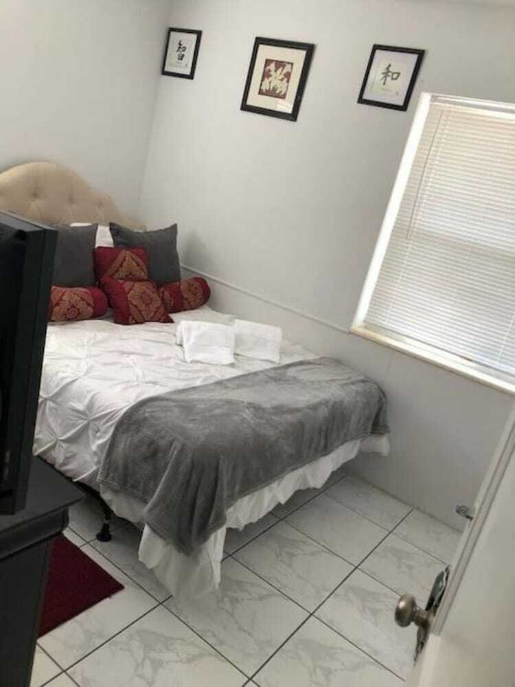 Beach Only 4 Miles Away 2br-1bth W Pool