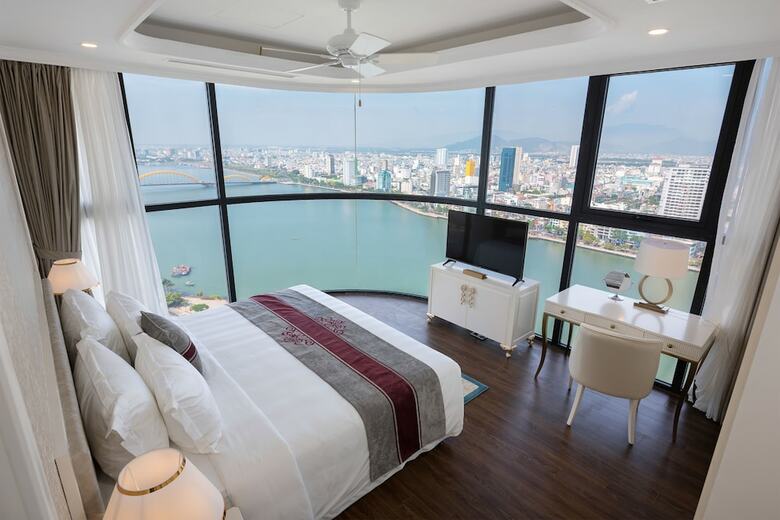 Hotel Vinpearl Condotel Riverfront Danang
