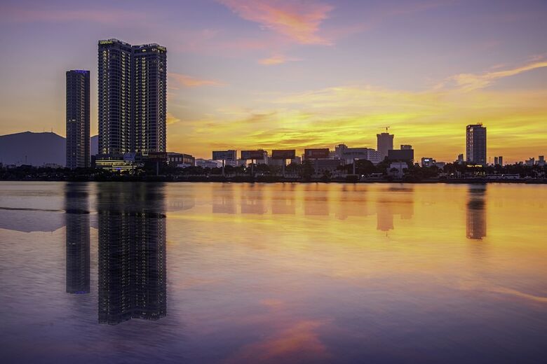Hotel Vinpearl Condotel Riverfront Danang