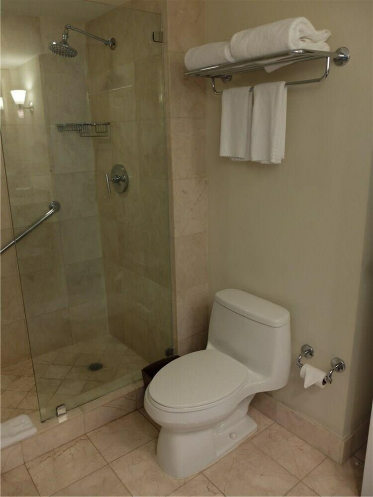 Beautiful Galleryone Condo 1-1 5th Floor
