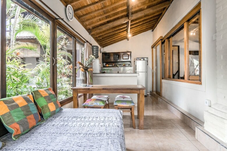 Bed & Breakfast Sari Bamboo Bungalows