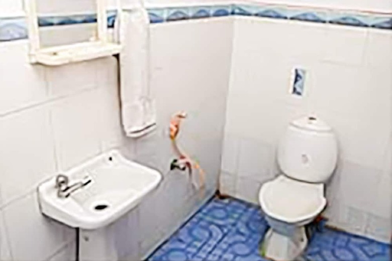 Guesthouser 3 Bhk Houseboat E567