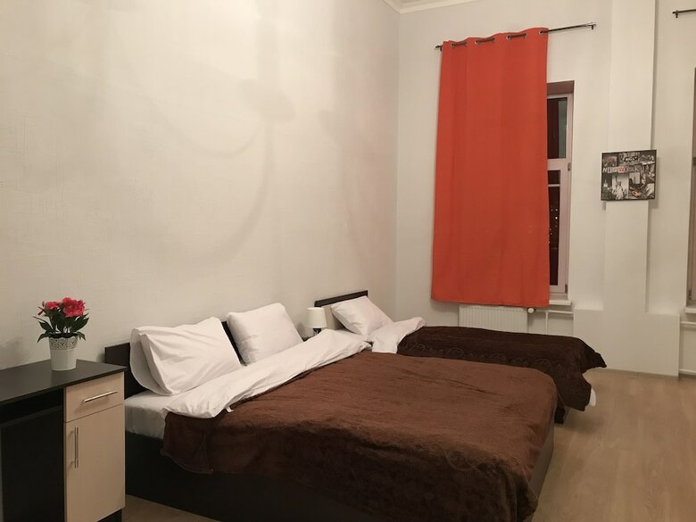 Hotel Avers House