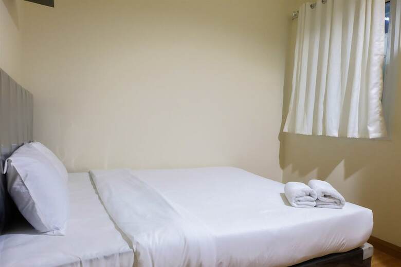 2 Bedroom Luxury The Peak Apartment By Travelio