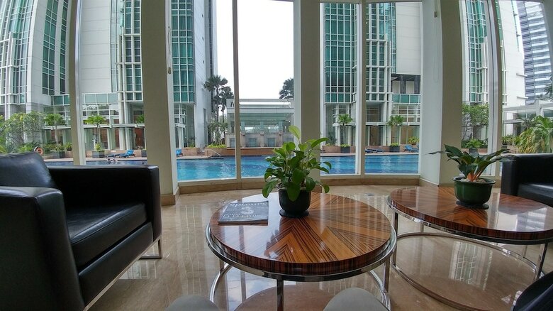 2 Bedroom Luxury The Peak Apartment By Travelio