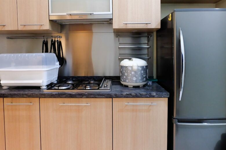 2 Bedroom Luxury The Peak Apartment By Travelio