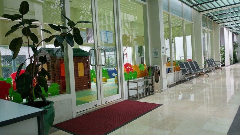 2 Bedroom Luxury The Peak Apartment By Travelio