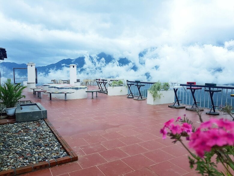 Phuong Nam Mountain View Hotel