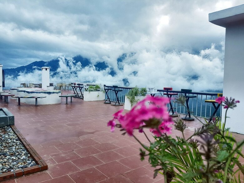 Phuong Nam Mountain View Hotel
