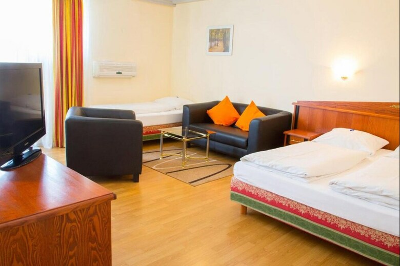 Aparthotel Landau An Der Isar