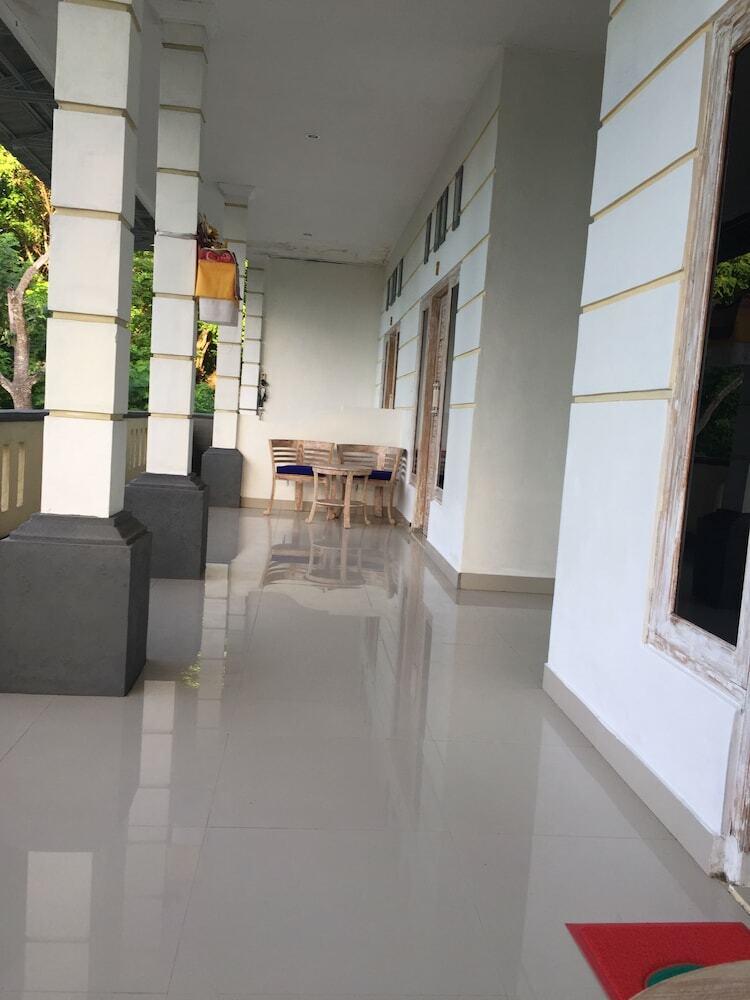 Hotel D'reborn Guest House