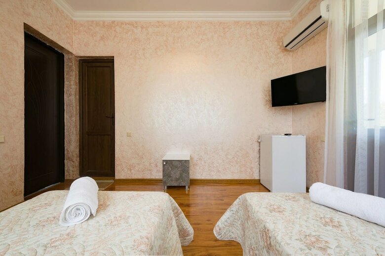 Sunny Hotel