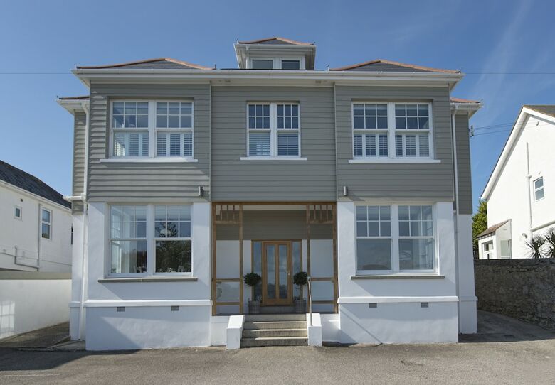 Hotel Falmouth Bay