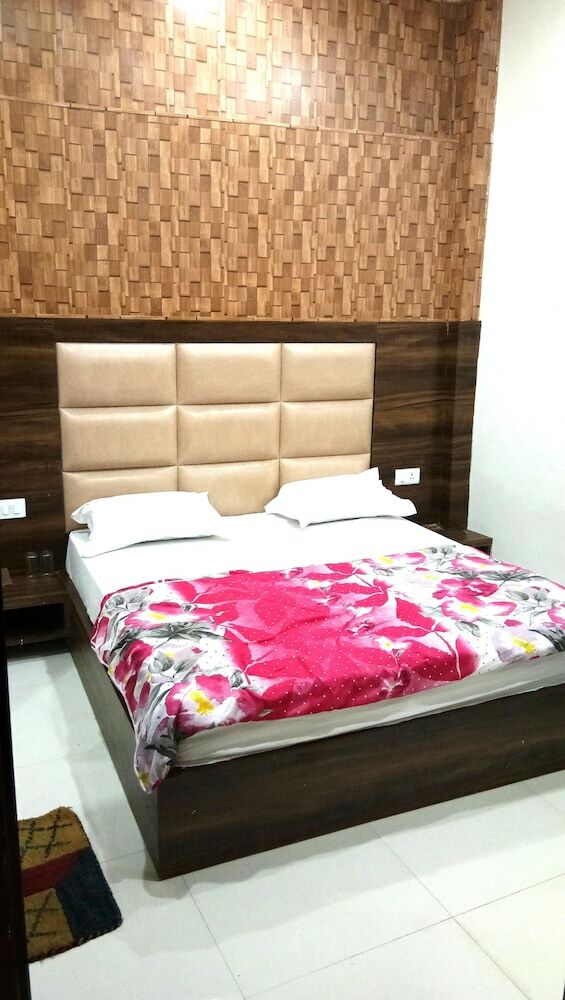 Hotel Puri Guest House