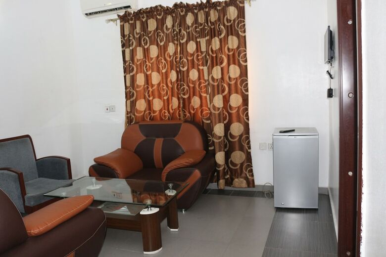 Phisbond Hotels