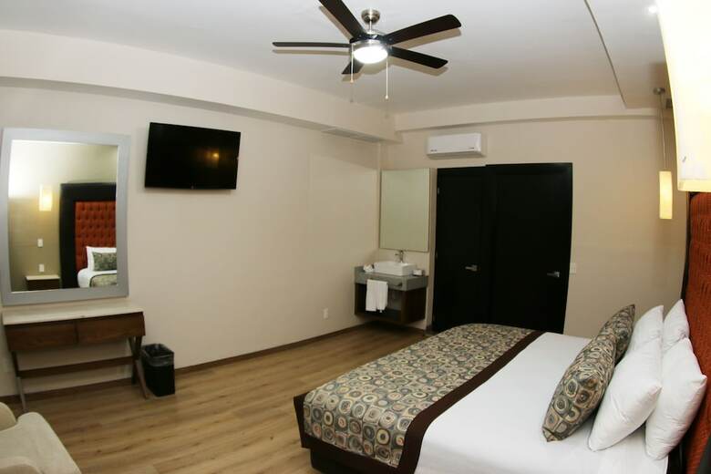 Centriplaza Hotel Suite & Spa