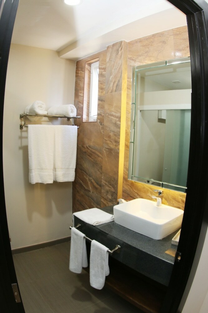 Centriplaza Hotel Suite & Spa