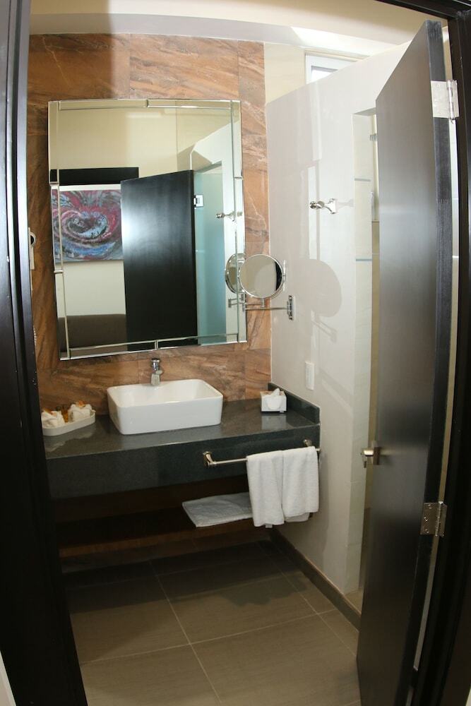 Centriplaza Hotel Suite & Spa