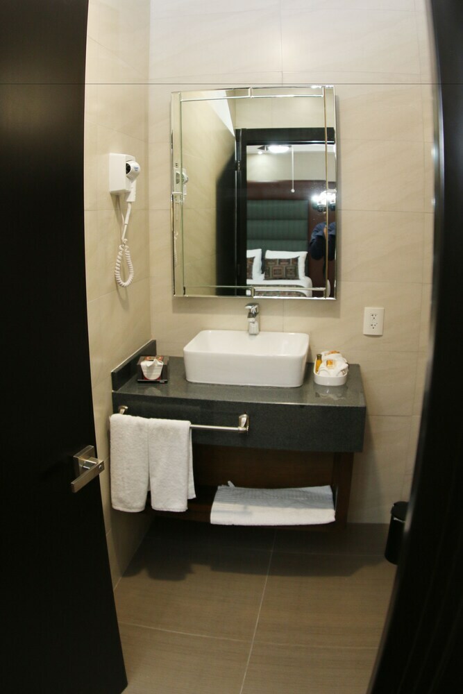 Centriplaza Hotel Suite & Spa