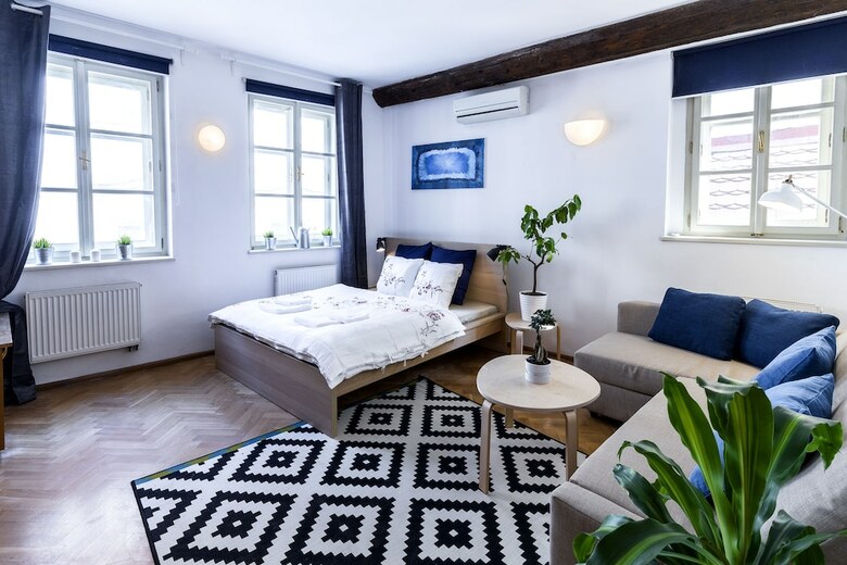 Apartamentos Fantom Home