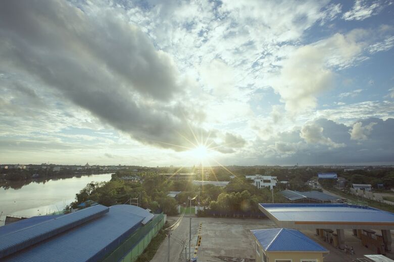Platinum River View Hotel