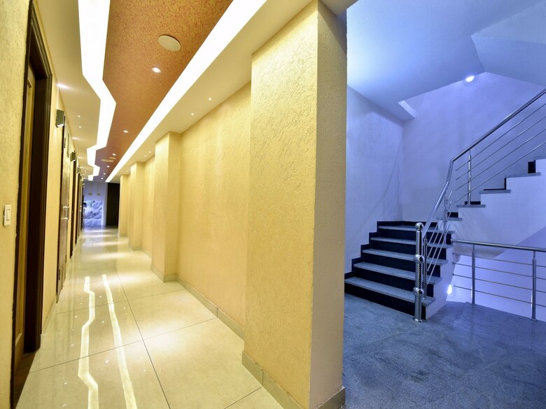 Hotel Oyo 13217 S S International
