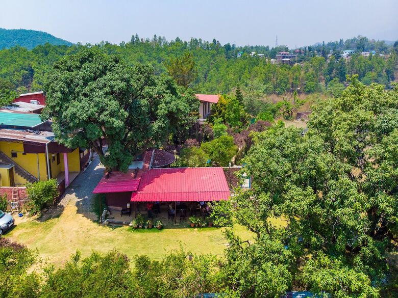 Hotel Oyo 13154 Home Serene 3bhk Mussoorie Bypass
