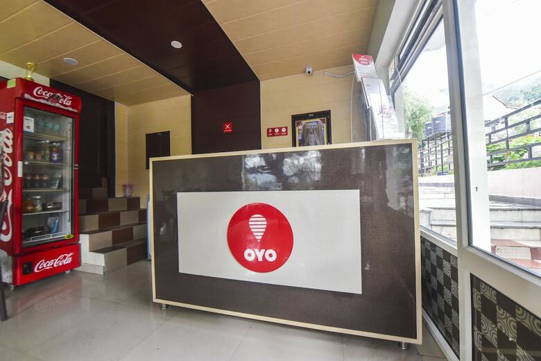 Hotel Oyo 12411 Woodside Guest House