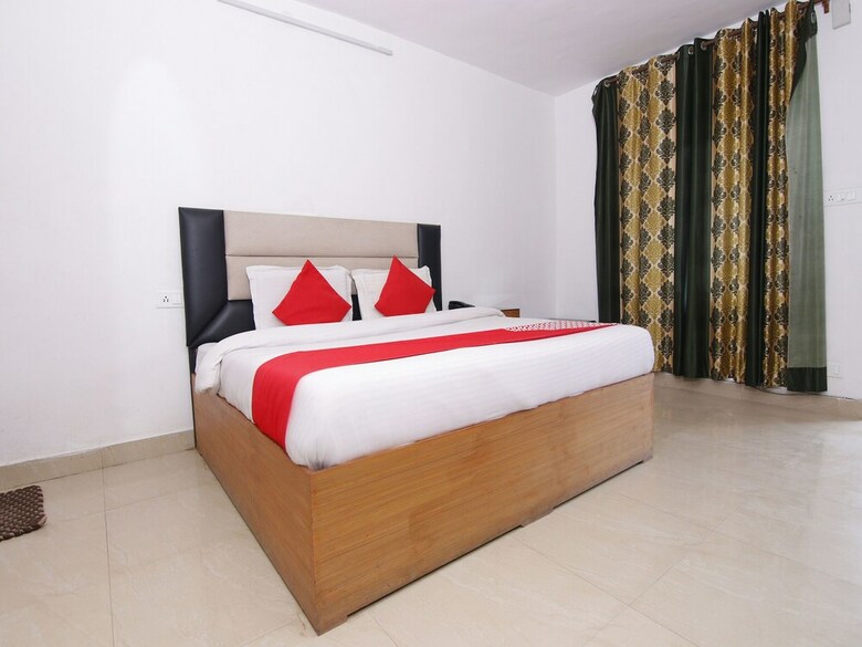 Oyo 12023 Hotel Jasmine