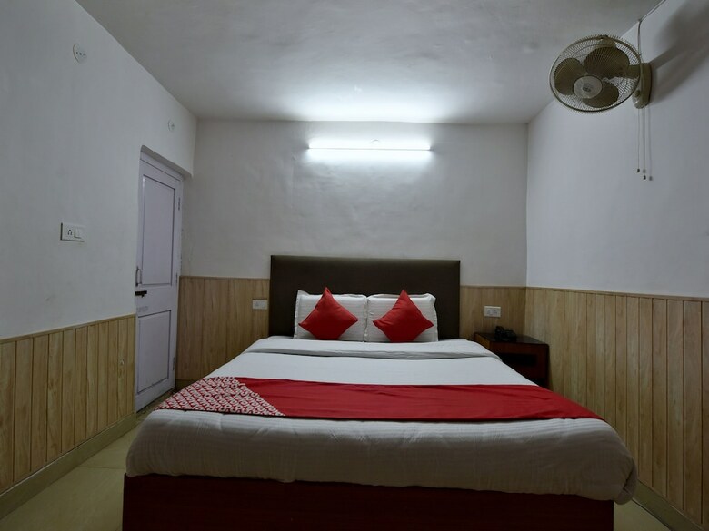 Oyo 12023 Hotel Jasmine