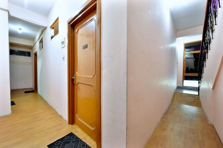 Oyo 12740 Hotel Amandeep