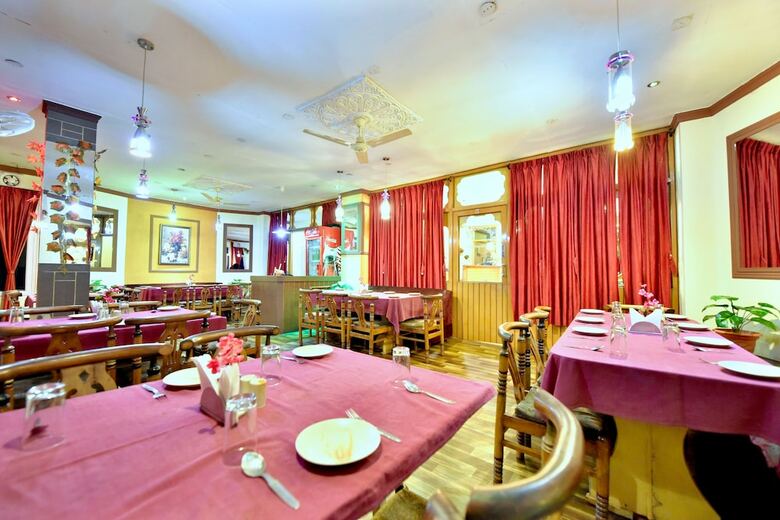 Oyo 12740 Hotel Amandeep