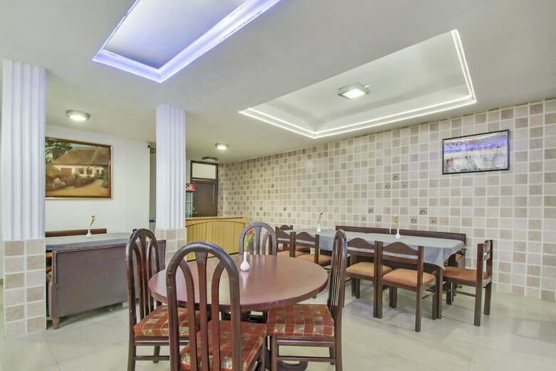 Oyo 11741 Hotel Nest