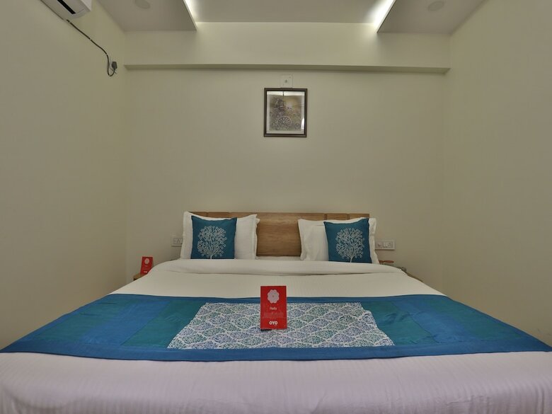 Oyo 12462 Hotel Shiv Inn