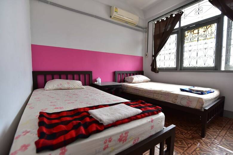 Hostal Friend House - Adults Only