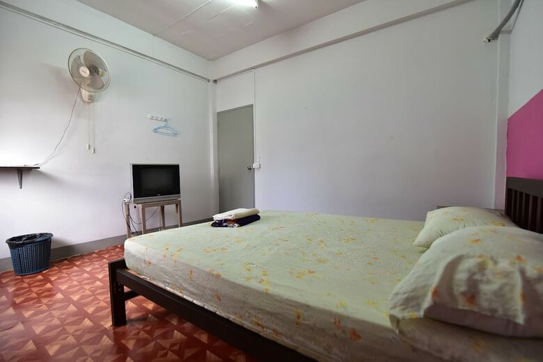Hostal Friend House - Adults Only