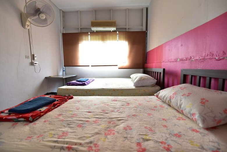 Hostal Friend House - Adults Only