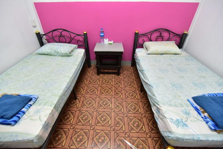Hostal Friend House - Adults Only