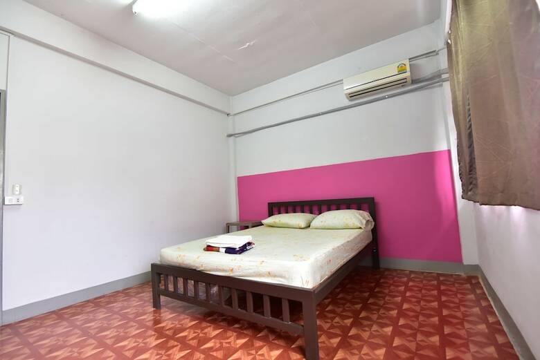 Hostal Friend House - Adults Only