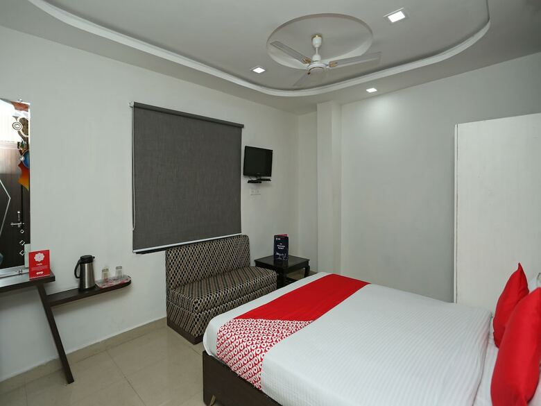 Oyo 11943 Hotel Yugantar Palace