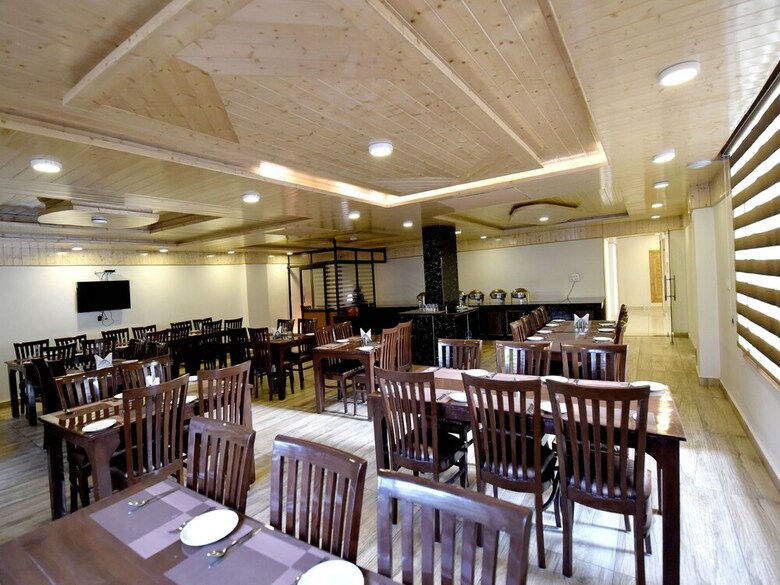 Hotel Oyo 13091 Manali Grand