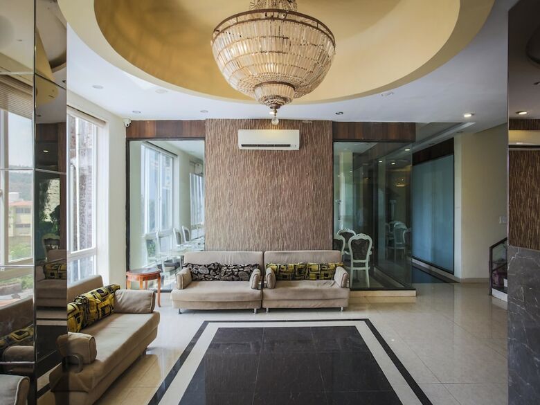 Oyo 2377 Hotel Residency