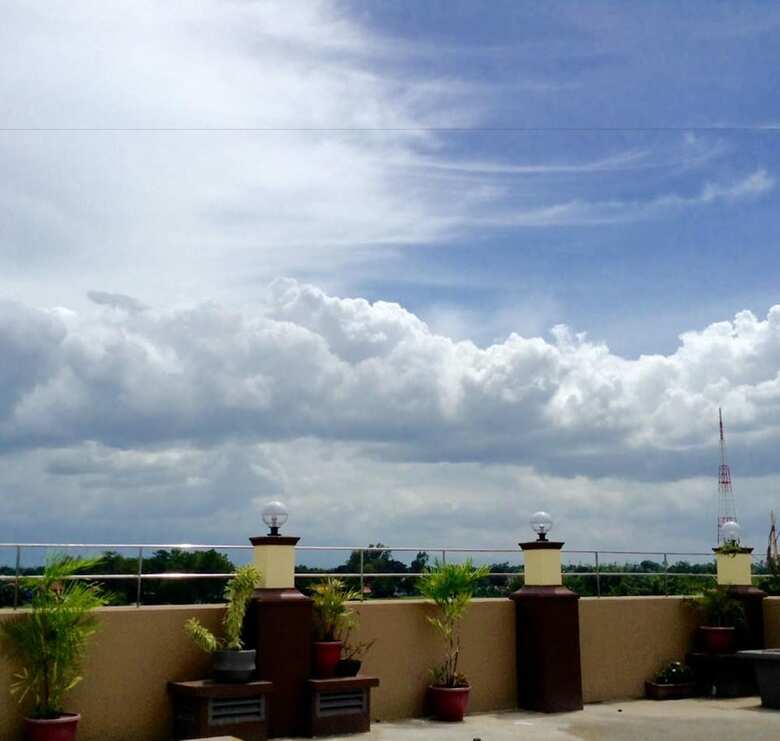 Hotel East Square Inn