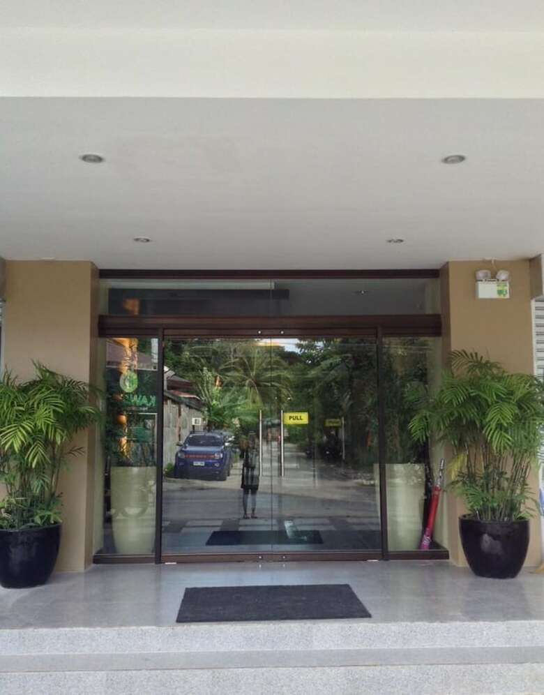 Hotel East Square Inn