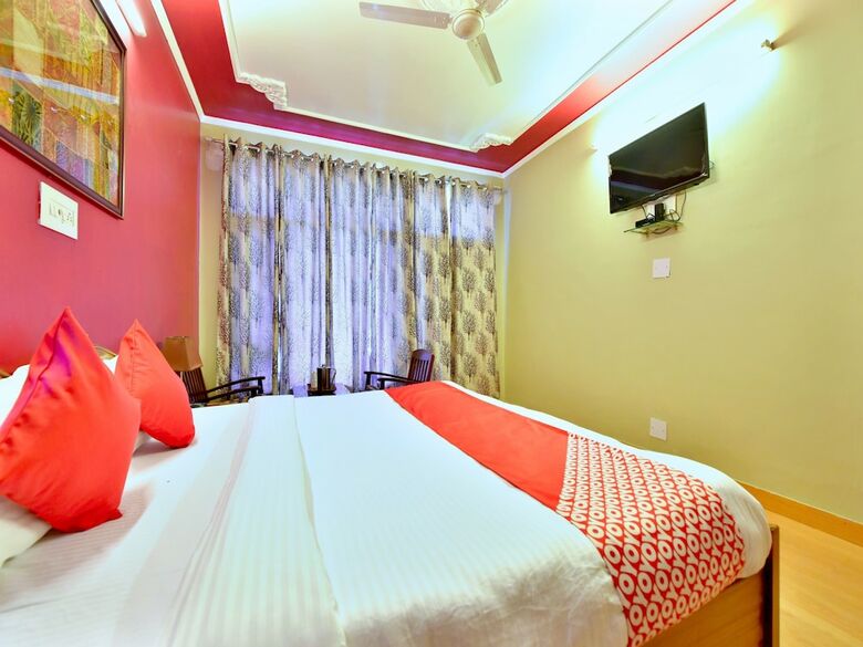 Oyo 12238 Hotel Snow Crest Inn