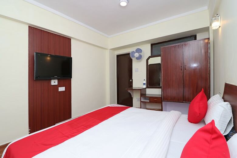 Oyo 13324 Hotel Anamika