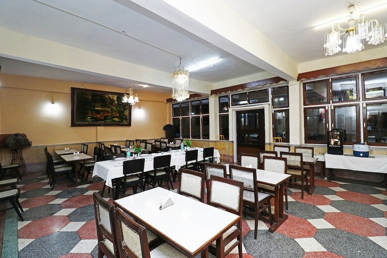 Oyo 12222 Hotel Silverton