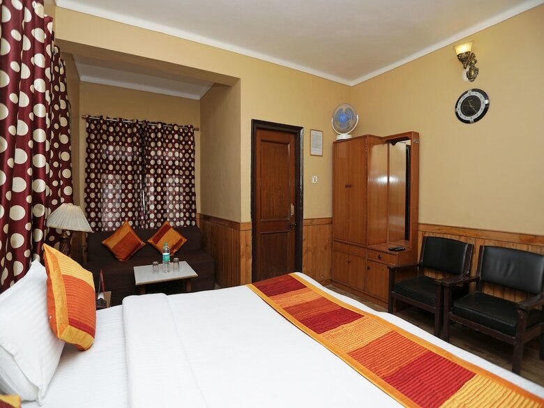 Oyo 12542 Hotel Ankur Plaza