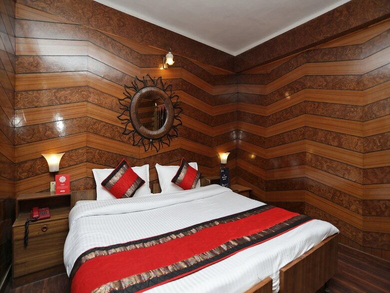 Oyo 12542 Hotel Ankur Plaza